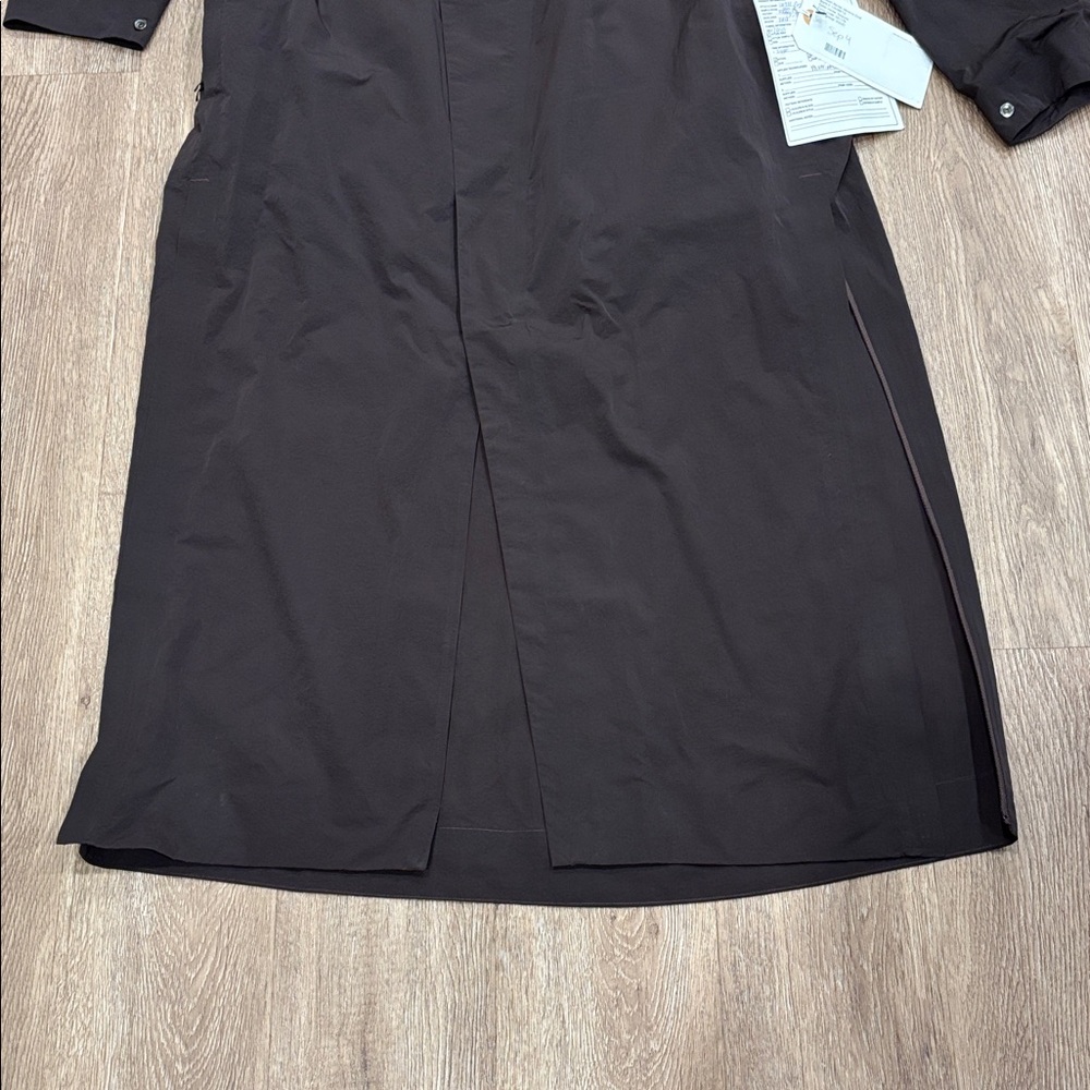 Lululemon Lab Moraine Coat in Maroon Brown. Size L - Picture 16 of 16